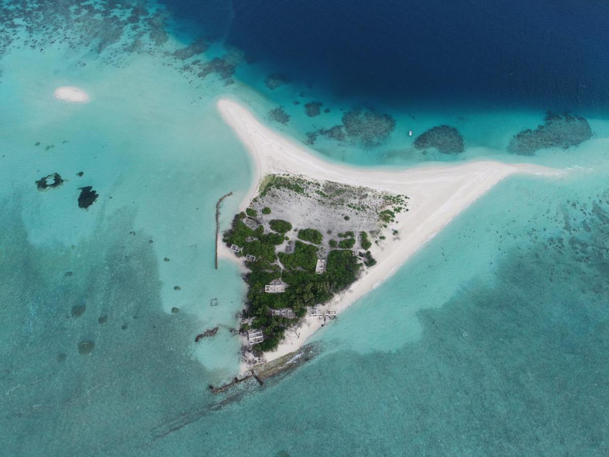 One The Island Hotel Naifaru Exterior foto