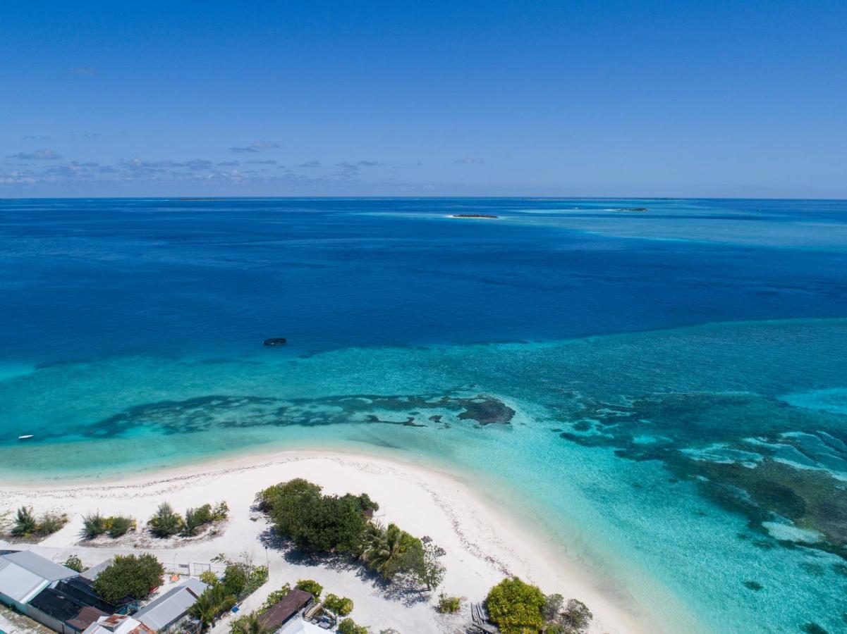 One The Island Hotel Naifaru Exterior foto