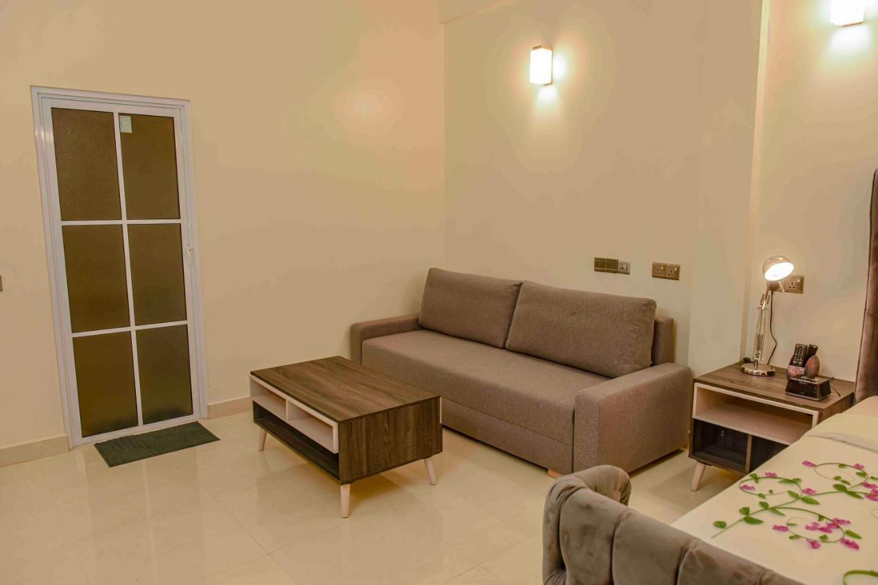 One The Island Hotel Naifaru Exterior foto