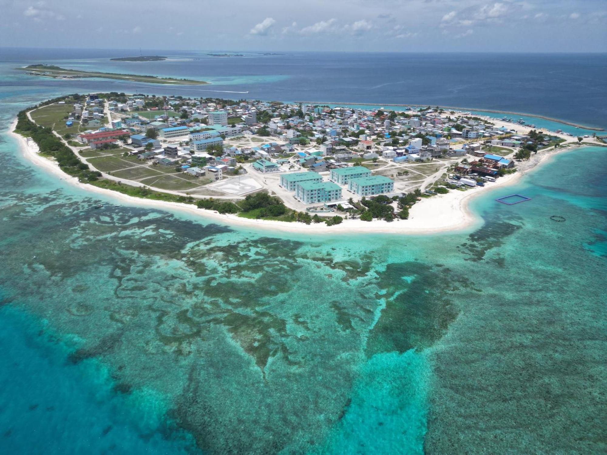 One The Island Hotel Naifaru Exterior foto