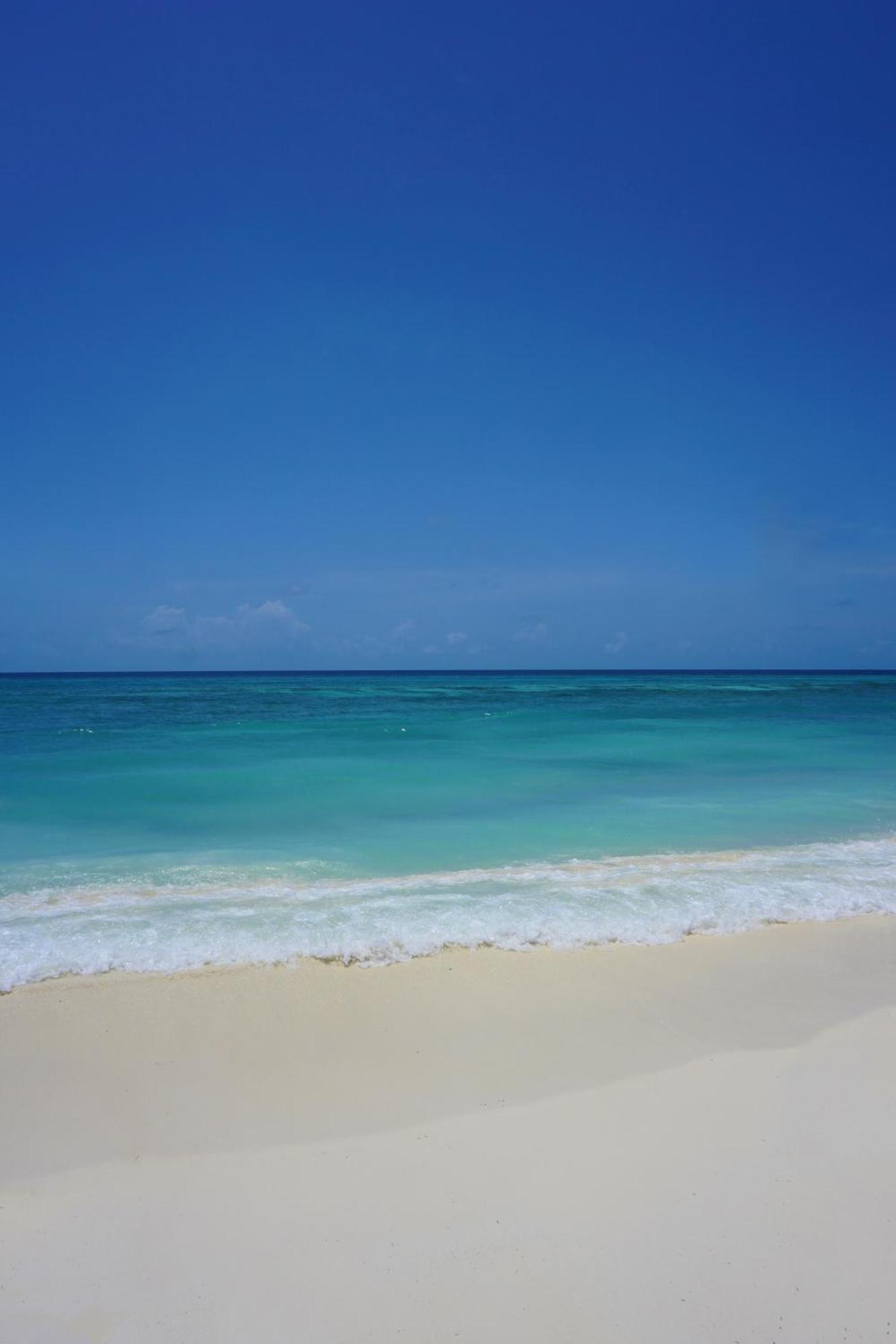 One The Island Hotel Naifaru Exterior foto