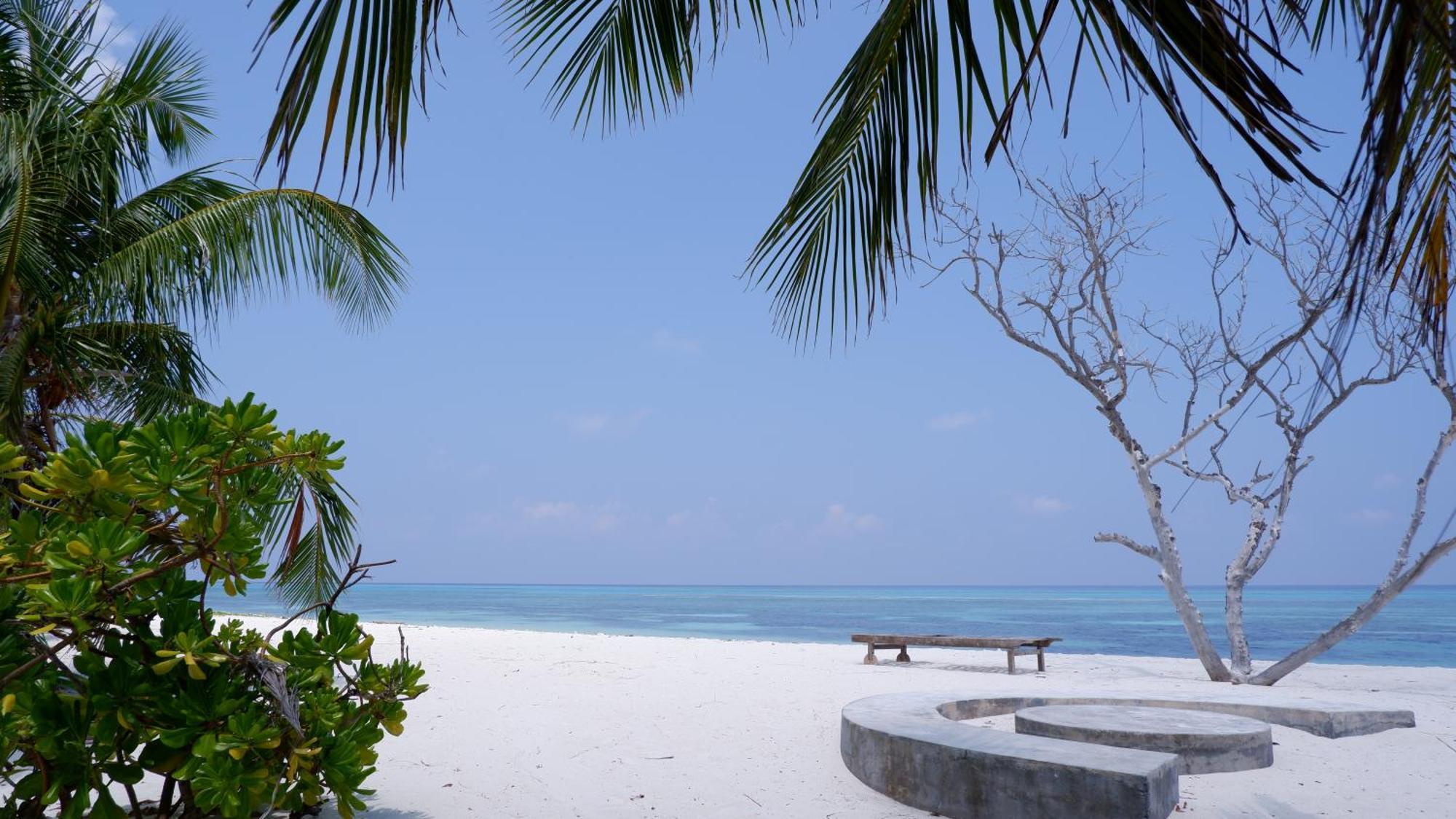 One The Island Hotel Naifaru Exterior foto